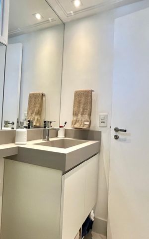 Apartamento à venda com 74m², 2 quartos e 1 vaga Apartamento à venda com 74m², 2 quartos e 1 vagaBanheiro Corredor