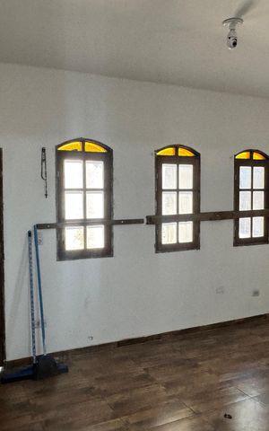 Casa para alugar com 328m², 6 quartos e 4 vagas