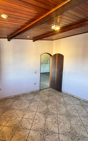 Casa para alugar com 328m², 6 quartos e 4 vagas Casa para alugar com 328m², 6 quartos e 4 vagasQuarto