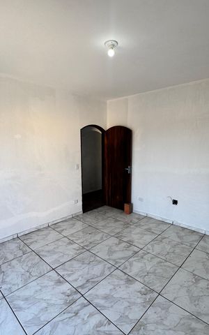 Casa para alugar com 328m², 6 quartos e 4 vagas Casa para alugar com 328m², 6 quartos e 4 vagasSala