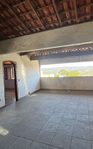 Casa para alugar com 328m², 6 quartos e 4 vagas Casa para alugar com 328m², 6 quartos e 4 vagasVaranda