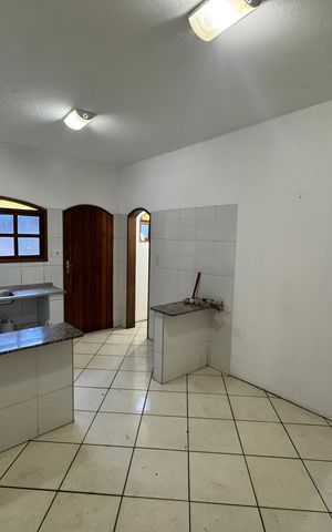 Casa para alugar com 328m², 6 quartos e 4 vagas Casa para alugar com 328m², 6 quartos e 4 vagasCozinha