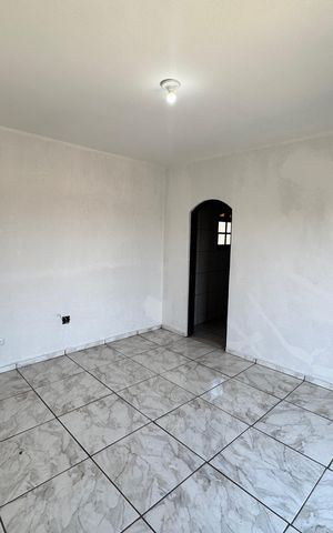 Casa para alugar com 328m², 6 quartos e 4 vagas Casa para alugar com 328m², 6 quartos e 4 vagasSala