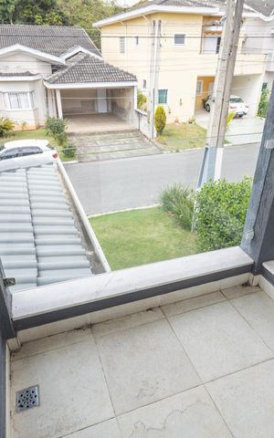 Casa de condomínio para alugar com 250m², 4 quartos e 4 vagas Casa de condomínio para alugar com 250m², 4 quartos e 4 vagasVaranda