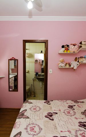 Casa à venda com 240m², 3 quartos e 6 vagasQuarto 2 - Suíte