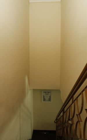 Casa à venda com 240m², 3 quartos e 6 vagasEscada