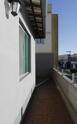 Casa à venda com 240m², 3 quartos e 6 vagasVaranda