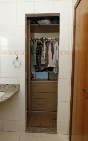 Casa à venda com 240m², 3 quartos e 6 vagasBanheiro do Quarto 2