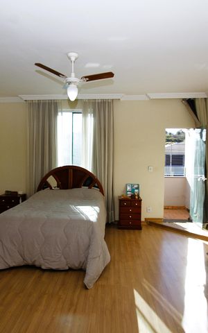 Casa à venda com 240m², 3 quartos e 6 vagasQuarto 1 - Suíte