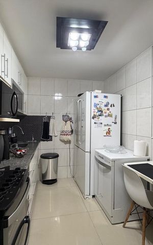Casa de condomínio à venda com 250m², 4 quartos e 3 vagas Casa de condomínio à venda com 250m², 4 quartos e 3 vagasCozinha