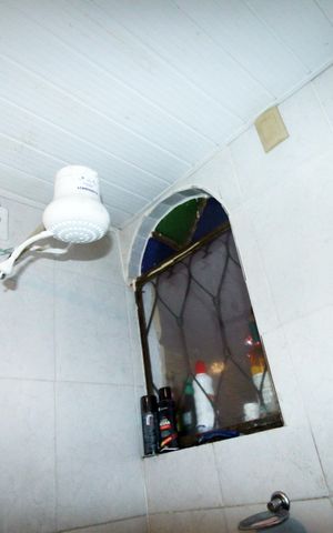 Casa à venda com 300m², 2 quartos e 1 vagaBanheiro social