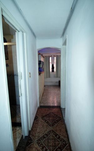 Casa à venda com 300m², 2 quartos e 1 vagaCorredor
