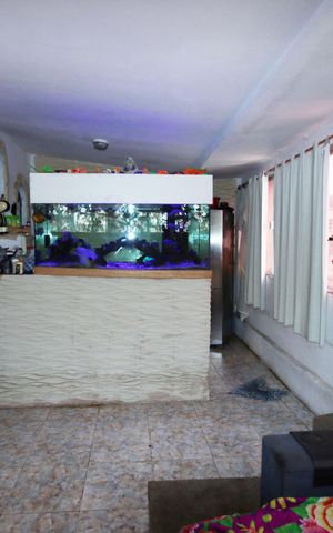Casa à venda com 300m², 2 quartos e 1 vagaSala