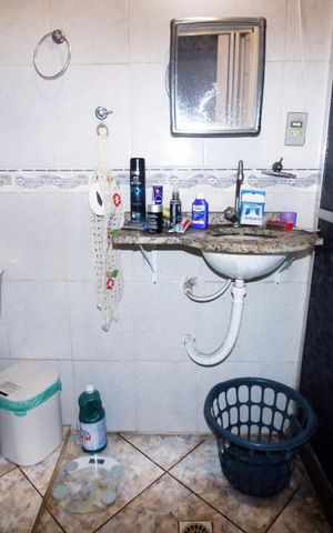 Casa à venda com 300m², 2 quartos e 1 vagaBanheiro social