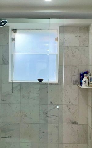 Apartamento à venda com 80m², 2 quartos e 1 vaga Apartamento à venda com 80m², 2 quartos e 1 vagaBanheiro da Suíte
