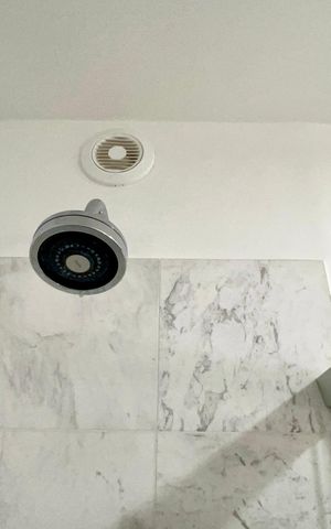 Apartamento à venda com 80m², 2 quartos e 1 vaga Apartamento à venda com 80m², 2 quartos e 1 vagaBanheiro