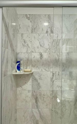 Apartamento à venda com 80m², 2 quartos e 1 vaga Apartamento à venda com 80m², 2 quartos e 1 vagaBanheiro