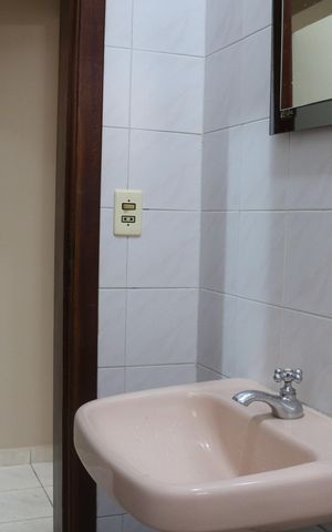 Casa para alugar com 250m², 4 quartos e 4 vagasLavabo
