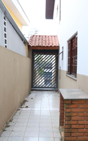 Casa para alugar com 250m², 4 quartos e 4 vagasQuintal