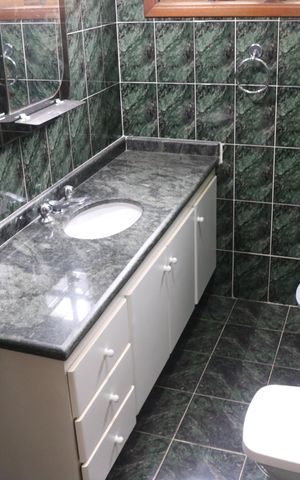 Casa para alugar com 250m², 4 quartos e 4 vagasBanheiro 1
