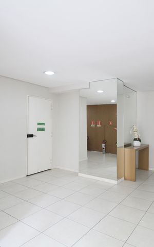 Apartamento à venda com 64m², 2 quartos e 2 vagasHall social
