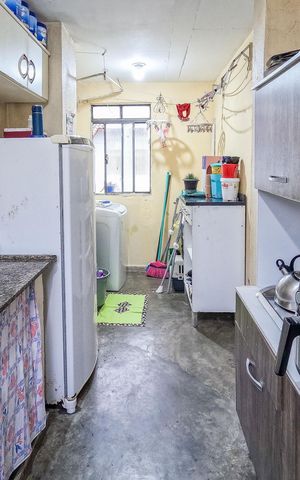 Apartamento à venda com 45m², 2 quartos e 1 vaga Apartamento à venda com 45m², 2 quartos e 1 vagaCozinha e Área de Serviço