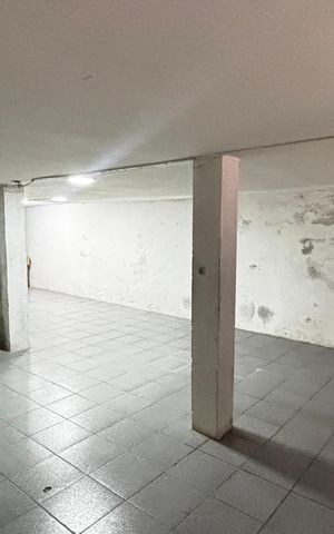 Casa à venda com 370m², 3 quartos e 3 vagas Casa à venda com 370m², 3 quartos e 3 vagasGaragem