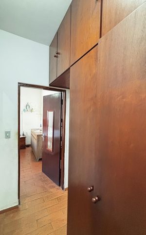 Casa à venda com 370m², 3 quartos e 3 vagas Casa à venda com 370m², 3 quartos e 3 vagasCloset da Suíte