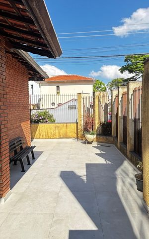 Casa à venda com 370m², 3 quartos e 3 vagas Casa à venda com 370m², 3 quartos e 3 vagasQuintal