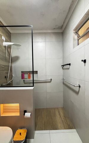 Casa à venda com 370m², 3 quartos e 3 vagas Casa à venda com 370m², 3 quartos e 3 vagasBanheiro da Suíte