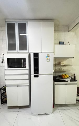 Casa à venda com 370m², 3 quartos e 3 vagas Casa à venda com 370m², 3 quartos e 3 vagasCozinha