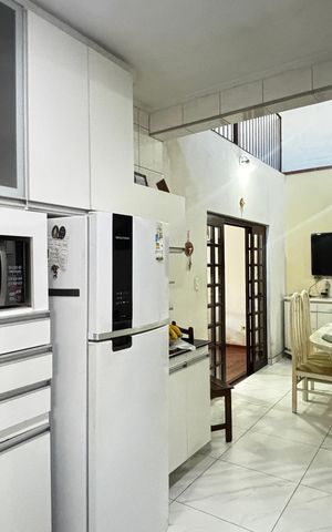 Casa à venda com 370m², 3 quartos e 3 vagas Casa à venda com 370m², 3 quartos e 3 vagasCozinha