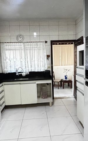Casa à venda com 370m², 3 quartos e 3 vagas Casa à venda com 370m², 3 quartos e 3 vagasCozinha
