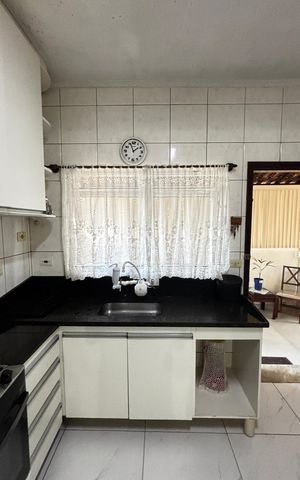 Casa à venda com 370m², 3 quartos e 3 vagas Casa à venda com 370m², 3 quartos e 3 vagasCozinha