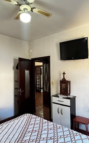 Casa à venda com 370m², 3 quartos e 3 vagas Casa à venda com 370m², 3 quartos e 3 vagasSuite
