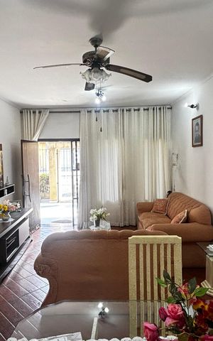 Casa à venda com 370m², 3 quartos e 3 vagas Casa à venda com 370m², 3 quartos e 3 vagasSala - Sala de Jantar