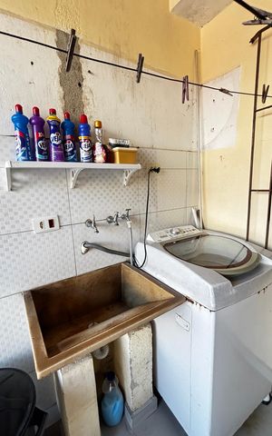 Casa à venda com 370m², 3 quartos e 3 vagas Casa à venda com 370m², 3 quartos e 3 vagasQuintal - Area de Serviço