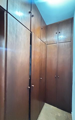 Casa à venda com 370m², 3 quartos e 3 vagas Casa à venda com 370m², 3 quartos e 3 vagasCloset da Suíte