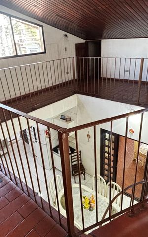 Casa à venda com 370m², 3 quartos e 3 vagas Casa à venda com 370m², 3 quartos e 3 vagasMezanino
