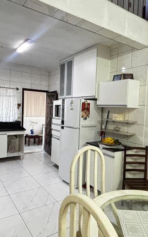 Casa à venda com 370m², 3 quartos e 3 vagas Casa à venda com 370m², 3 quartos e 3 vagasCozinha