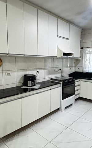 Casa à venda com 370m², 3 quartos e 3 vagas Casa à venda com 370m², 3 quartos e 3 vagasCozinha