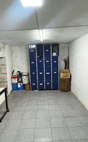 Casa à venda com 370m², 3 quartos e 3 vagas Casa à venda com 370m², 3 quartos e 3 vagasGaragem