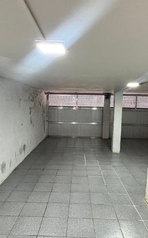 Casa à venda com 370m², 3 quartos e 3 vagas Casa à venda com 370m², 3 quartos e 3 vagasGaragem