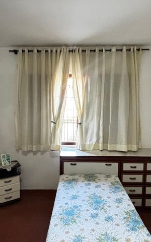 Casa à venda com 370m², 3 quartos e 3 vagas Casa à venda com 370m², 3 quartos e 3 vagasQuarto 1