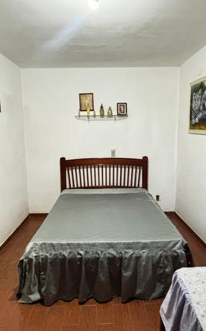 Casa à venda com 370m², 3 quartos e 3 vagas Casa à venda com 370m², 3 quartos e 3 vagasQuarto 2