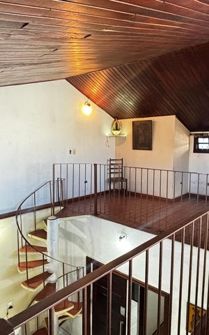 Casa à venda com 370m², 3 quartos e 3 vagas Casa à venda com 370m², 3 quartos e 3 vagasMezanino
