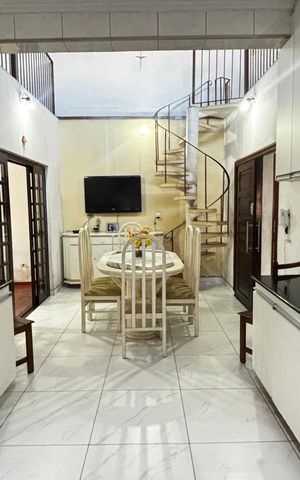 Casa à venda com 370m², 3 quartos e 3 vagas Casa à venda com 370m², 3 quartos e 3 vagasCozinha