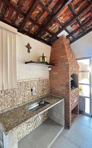 Casa à venda com 370m², 3 quartos e 3 vagas Casa à venda com 370m², 3 quartos e 3 vagasChurrasqueira