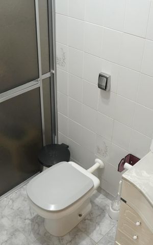 Casa à venda com 140m², 3 quartos e 2 vagasBanheiro da Suíte