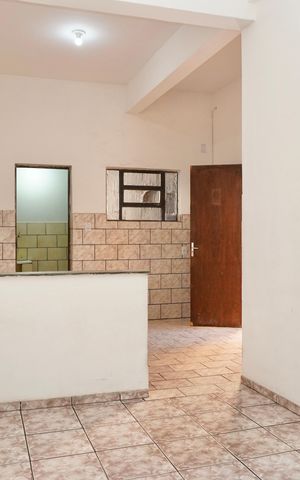 Casa para alugar com 75m², 2 quartos e sem vagaSala 